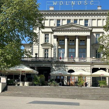 Apartamenty Pl. Wolnosci 6 Poznań Exteriör bild