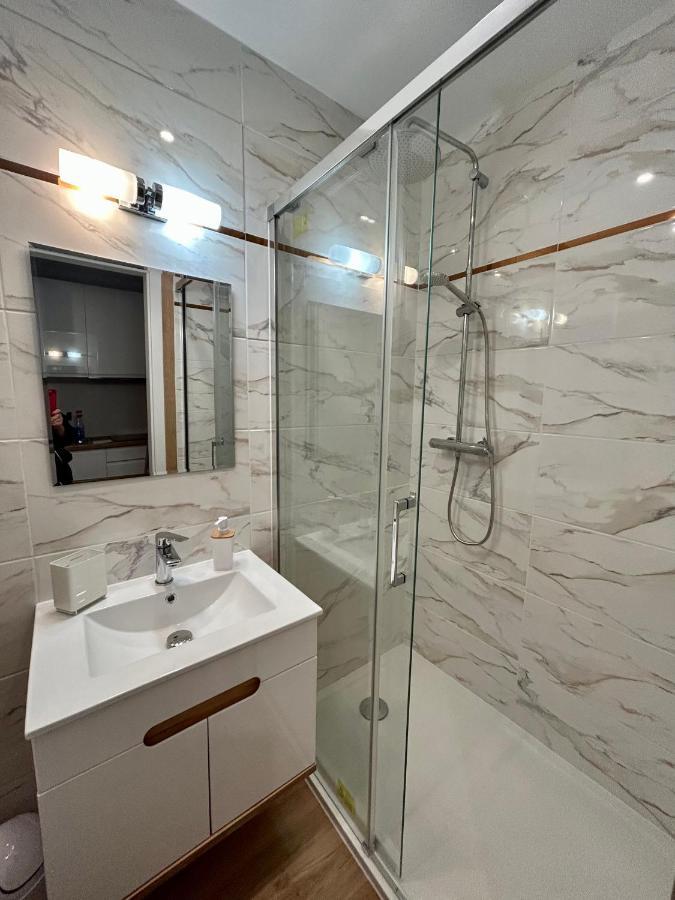 Apartamenty Pl. Wolnosci 6 Poznań Exteriör bild