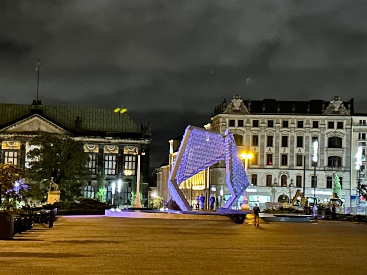 Apartamenty Pl. Wolnosci 6 Poznań Exteriör bild
